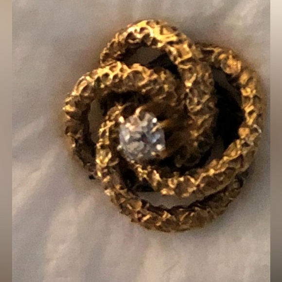 Love Knot Studs with genuine diamonds 💎 and 14k gold vintage. - Picture 11 of 12
